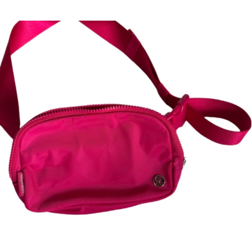Lululemon Crossbody Everywhere Belt bag in Raspberry Coulis Color, 1L